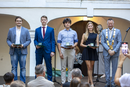 ZLATI MATURANTI 2025